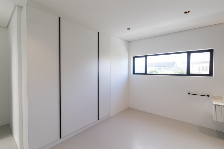 6 Bedroom Property for Sale in Yzerfontein Western Cape